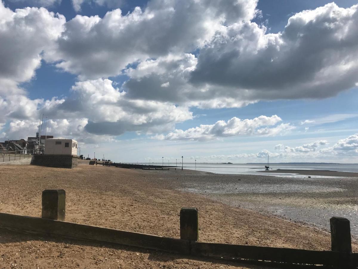 Coastal Apartment Southend-on-Sea Esterno foto